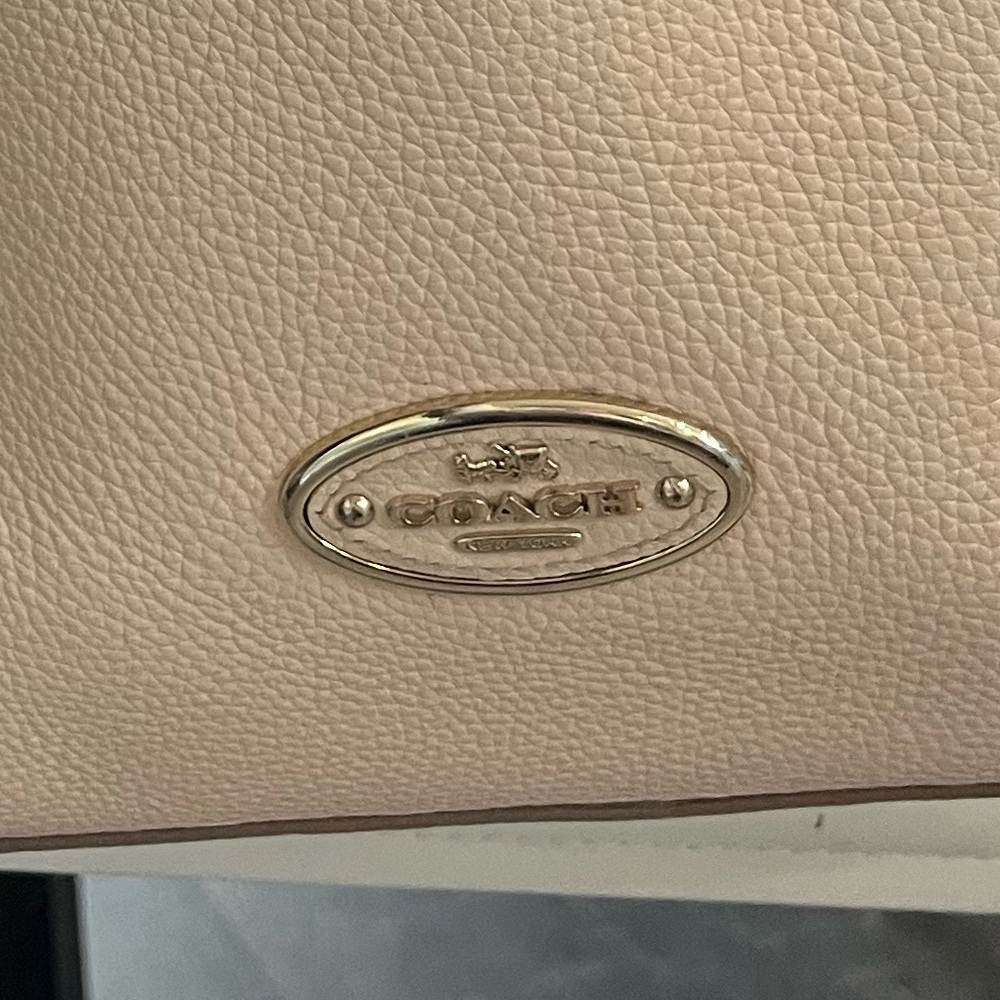 MARLON Coach bag with shoulder strap- pebbled leather ivory/cream color - Picture 2 of 6